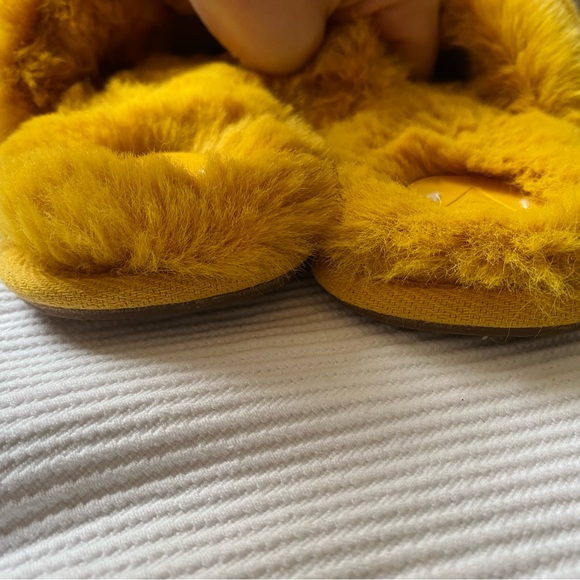 NWOT Anthropologie Faux Fur Slippers in Yellow - Picture 7 of 10